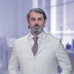 استاذ و استشاري طب و جراحة العيون