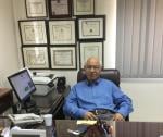 استشاري طب وجراحة العيون