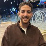 اخصائي طب الفم و جراحة الاسنان و التركيبات التجميلية