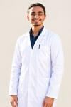 أخصائي العلاج الطبيعي والتأهيل 