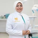 Specialist in Oral Medicine, Cosmetic Dentistry, and Dental Implants