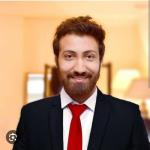 اخصائي طب الفم و تجميل وزراعة الاسنان