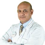 استشاري طب وجراحة العيون.