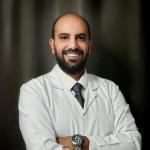 استشاري جراحة المخ و الاعصاب و جراحات العمود الفقري 