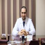 اخصائي طب و جراحه العيون.