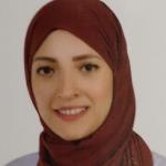 اخصائية اسنان
