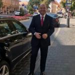أخصائي طب و جراحة وتجميل  الفم والاسنان 