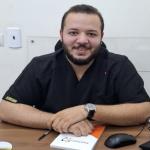 اخصائي طب وجراحة الفم و زراعة و تجميل و تقويم الاسنان