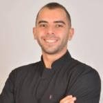 أخصائي طب وجراحة الفم والأسنان 