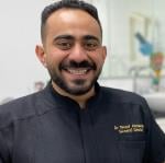 أخصائى طب الفم و تجميل الأسنان 