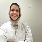 اخصائي طب و زراعة الأسنان
