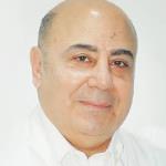 استاذ طب وجراحة العيون