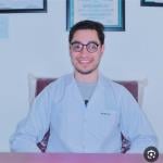 أخصائي أسنان