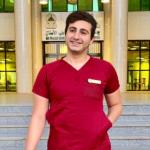 أخصائي طب الفم و علاج اللثه وزراعة الاسنان و التشخيص والاشعة