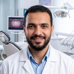 اخصائي طب و جراحة الفم و تجميل الاسنان