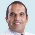 أستاذ جراحة المخ و الأعصاب و العمود الفقري