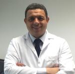 استشاري طب و جراحة العيون 
