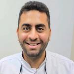 أخصائى تركيبات وتجميل الأسنان