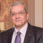 أستاذ جراحة المخ والأعصاب والعمود الفقري