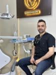 اخصائي طب جراحة الفم و تجميل الأسنان