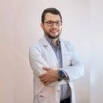 استشاري و مدرس جراحة العظام و المفاصل و المناظير بكلية الطب-جامعة عين شمس
