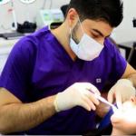 متخصص في طب وجراحة الفم والأسنان