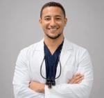 اخصائي طب الاسنان و زراعه الاسنان والتركيبات - جامعه القاهره
