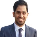 اخصائي طب الاسنان 
