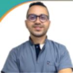 اخصائي طب الفم و جراحة الاسنان 