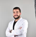 اخصائي طب وتجميل الاسنان