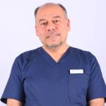 أخصائي امراض الفم والوجة والفكين