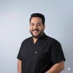 اخصائي طب وجراحة الفم و تجميل الاسنان
