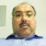 أستاذ جراحة العيون 