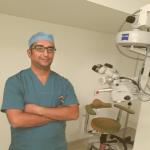 استشارى طب وجراحات العيون والليزك وعلاج امراض القرنية.