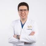 أخصائي طب الأسنان التعويضي