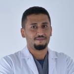 اخصائي تركيب وتجميل الأسنان 
