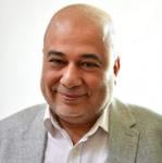 أستاذ الجراحة العامة والمناظير والأورام جامعة عين شمس - إستشاري الجراحة العامة بمستشفيات الرياض لمدة عشرون عاما - رئيس قسم جراحة الثدي جامعة عين شمس - عمليات جراحات المناظير المتقدمة لإصلاح( الفتق _ إستئصال الزائدة _ المرارة فتق الحجاب الحاجز -عمليات السمنة)