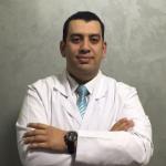 استشارى جراحة المخ والأعصاب والعمود الفقرى 