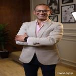 اخصائي امراض النساء والتوليد