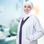 أخصائية تقويم الأسنان