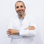 إستشاري الباطنة و أمراض الكلي 