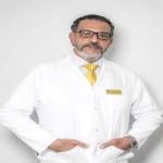 أستاذ جراحة المخ و الأعصاب و العمود الفقرى- كلية الطب- جامعة عين شمس- عضو جمعية شمال امريكا لجراحات العمود الفقرى أستاذ جراحة المخ و الأعصاب و العمود الفقرى- كلية الطب- جامعة عين شمس- عضو جمعية شمال امريكا لجراحات العمود الفقرى