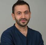 أخصائي تقويم الأسنان والوجة والفكين 