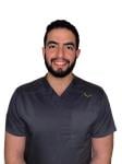 أخصائي طب الفم و تجميل الاسنان