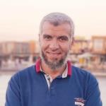 أخصائي وزميل طب الفم والأسنان