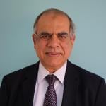 أستاذ طب وجراحة عيون جامعة القاهرة