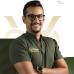 اخصائي التركيبات الثابتة وتجميل الأسنان
