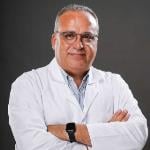 إستشاري جراحة العظام و الكسور و المناظير و إصابات الملاعب و زميل الجمعية الأوروبية لجراحة العظام