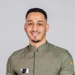 اخصائي طب الاسنان