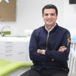 Specialist in Oral Medicine, Cosmetic Dentistry, and Dental Implants